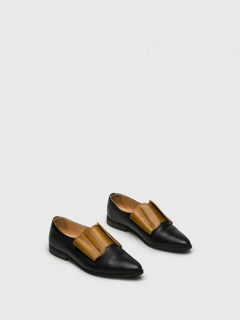 Marita Moreno Gold Black Pointed Toe Shoes