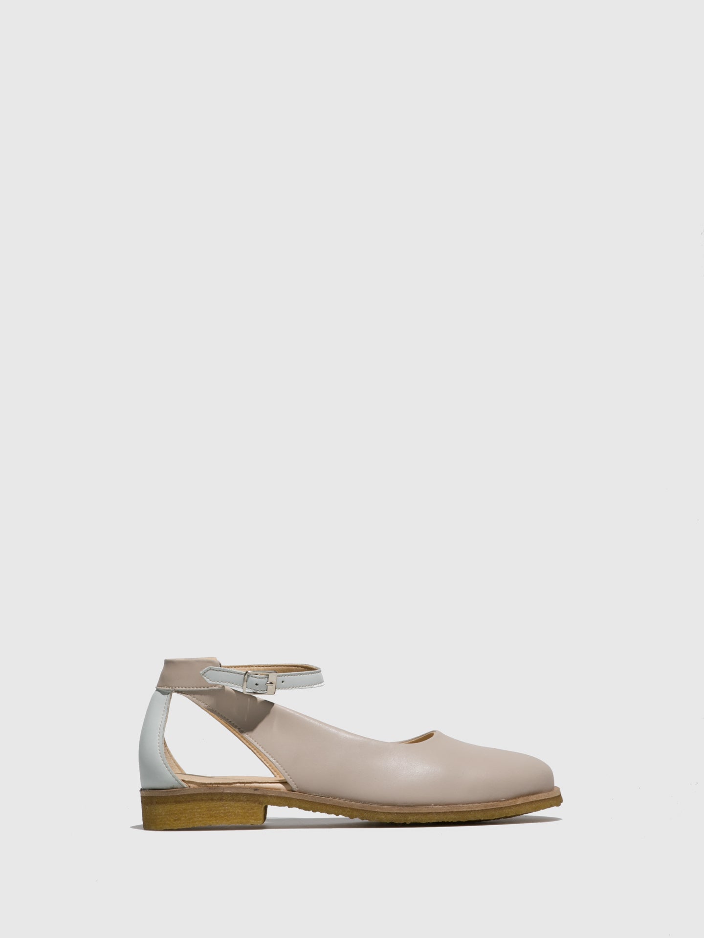 Marita Moreno Beige Flat Shoes