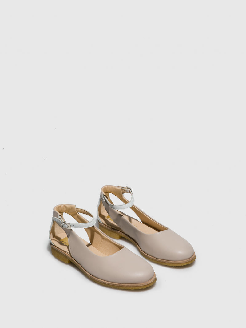 Marita Moreno Beige Flat Shoes