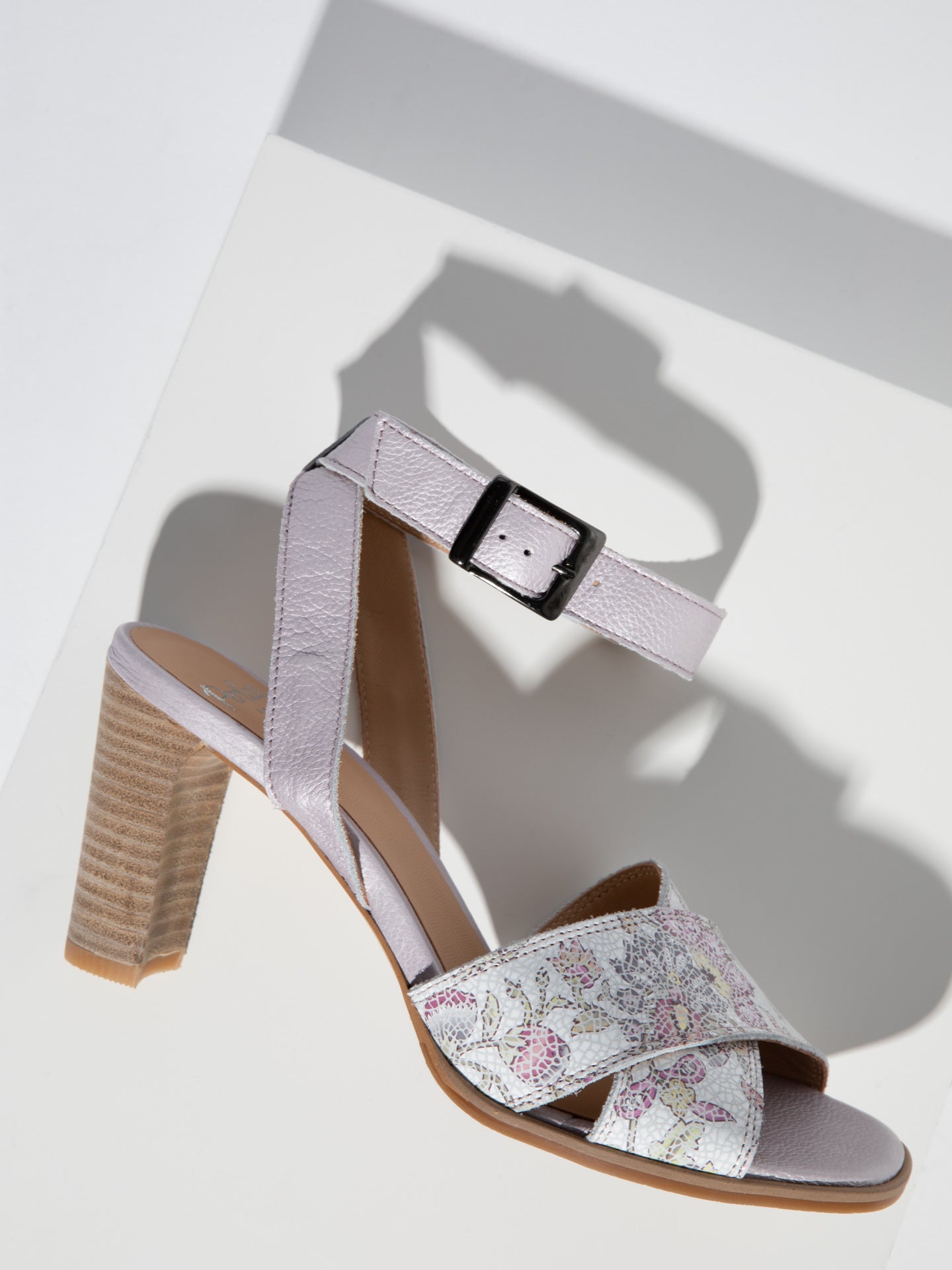 Perlato Multicolor Buckle Sandals