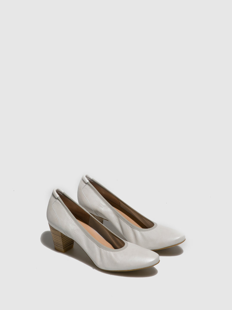 Perlato White Round Toe Shoes