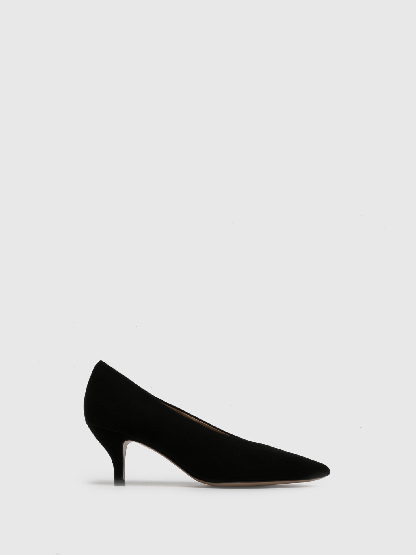 Perlato Black Pointed Toe Shoes